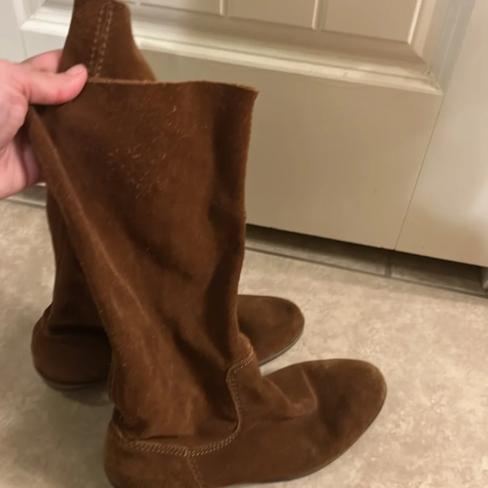 Nine West 7.5 brown suede boots western